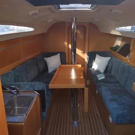Excelente Velero En 船上ホテル