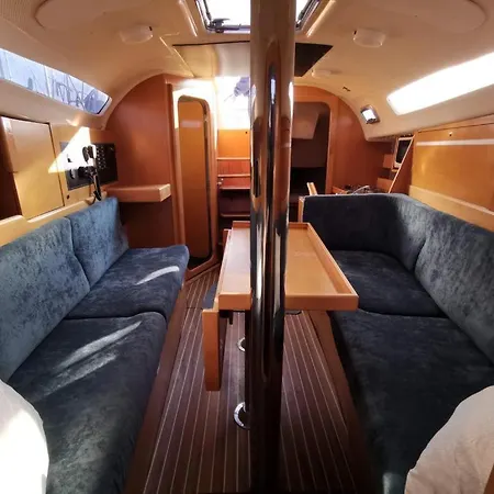 船上ホテル Excelente Velero En バレンシア